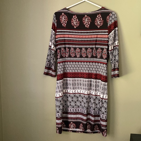 Atmosphere patterned three quarter length sleeve dress. - Picture 5 of 5